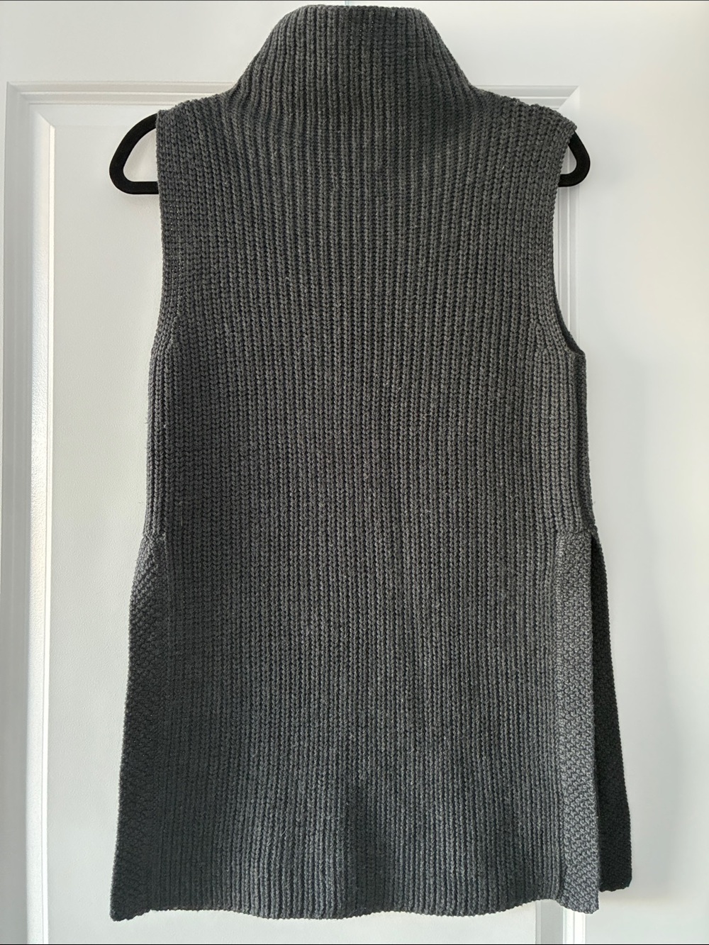 Aritzia Wilfred Size XS Durandal Sleeveless Merino Wool Sweater - Gray - Picture 4 of 7